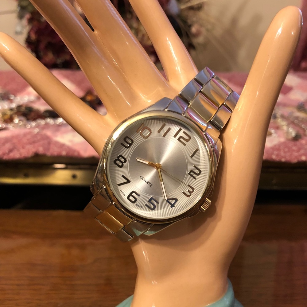**FREE with any purchase** Accutime watch